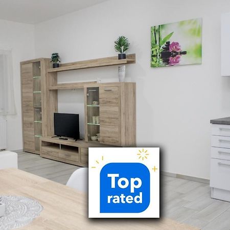 Trika Apartman Sárvár Eksteriør billede