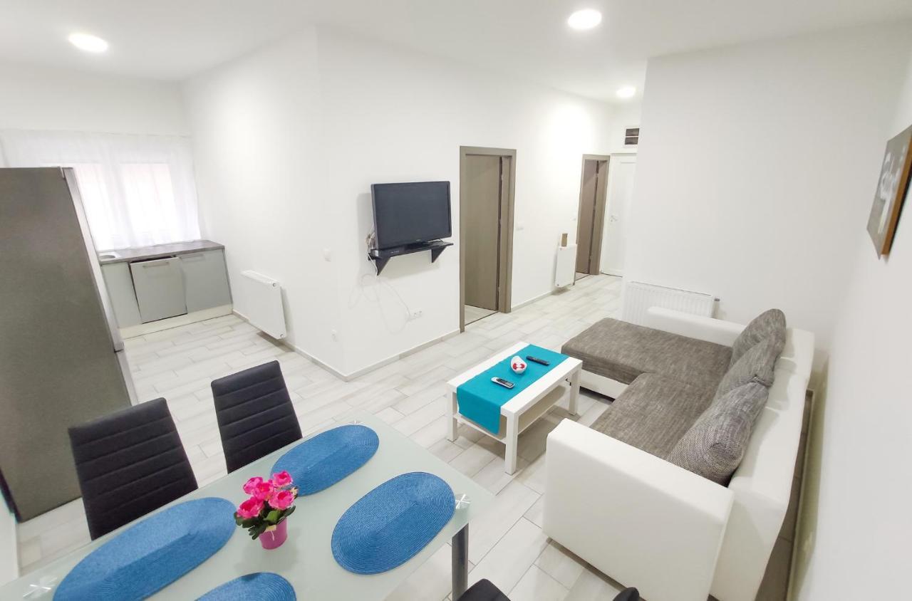 Trika Apartman Sárvár Eksteriør billede