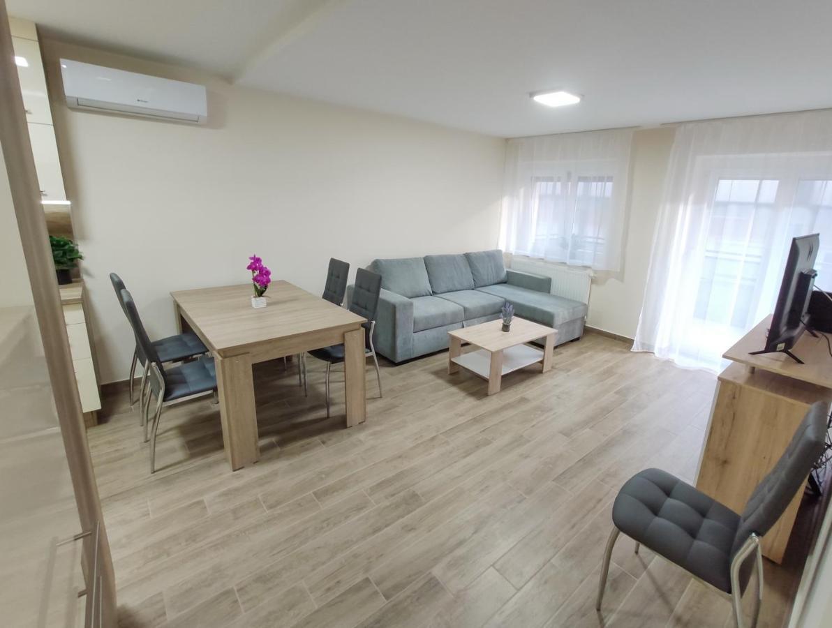 Trika Apartman Sárvár Eksteriør billede