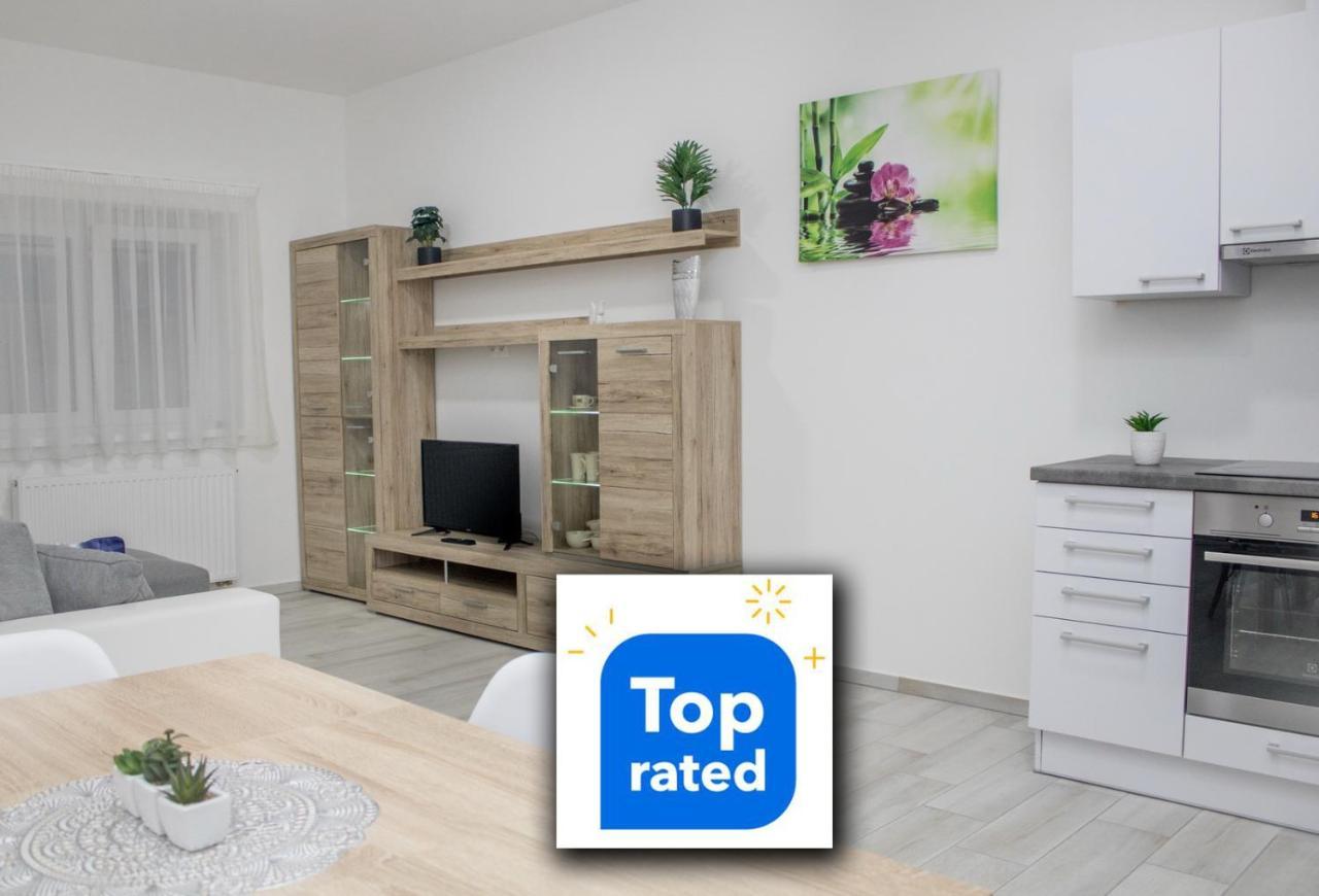 Trika Apartman Sárvár Eksteriør billede