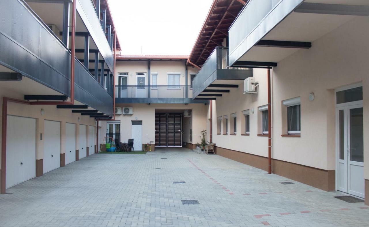 Trika Apartman Sárvár Eksteriør billede