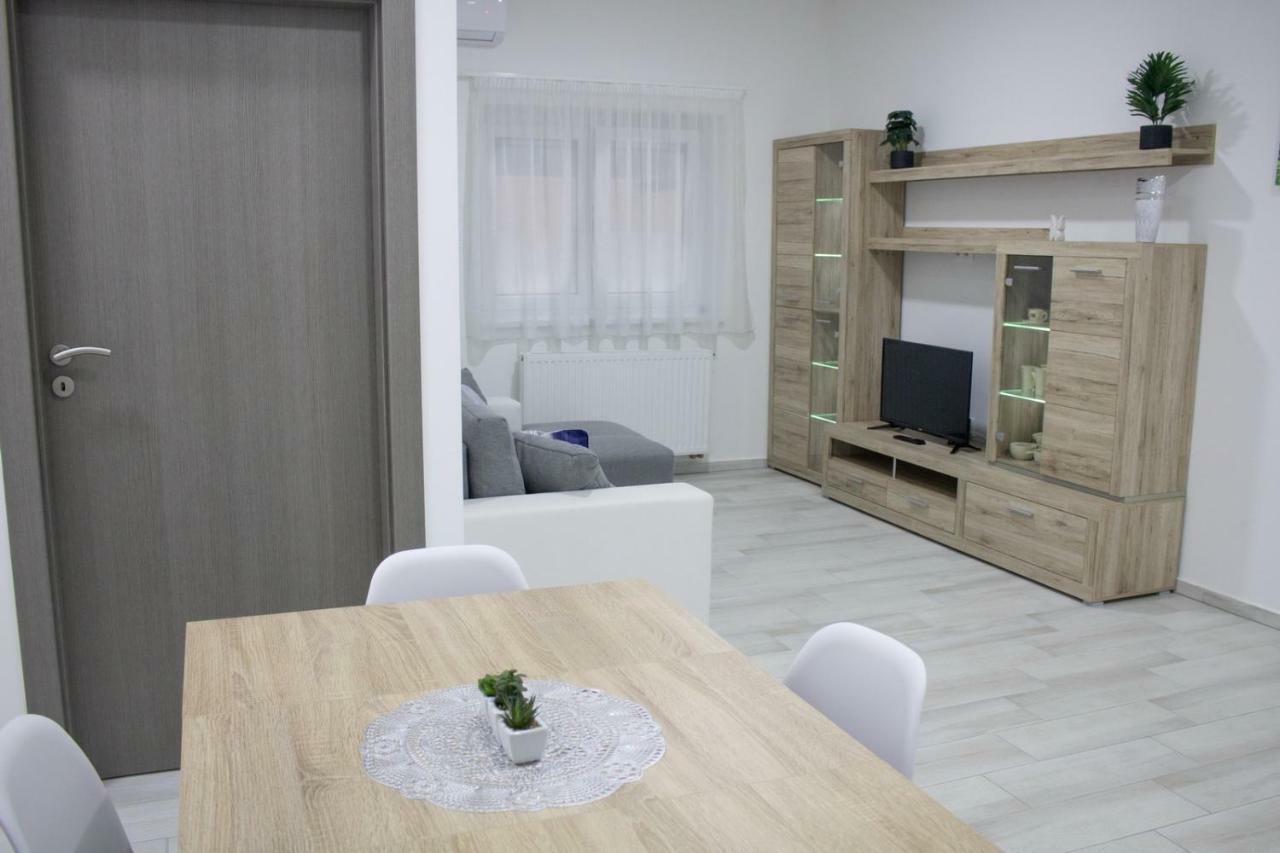 Trika Apartman Sárvár Eksteriør billede